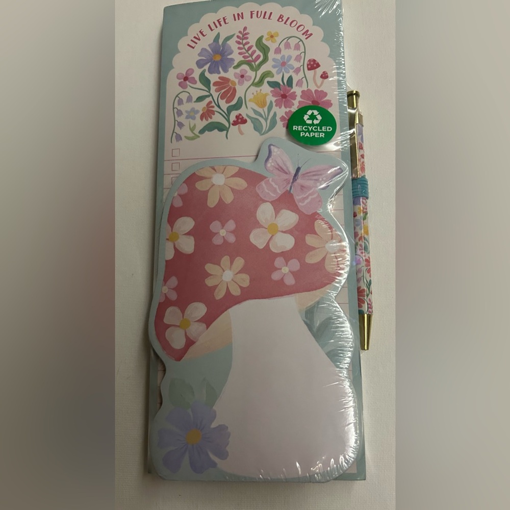 New Notepad Set 2 Pads "Live Life in Full Bloom" Mushroom Pen Magnet Clementine
